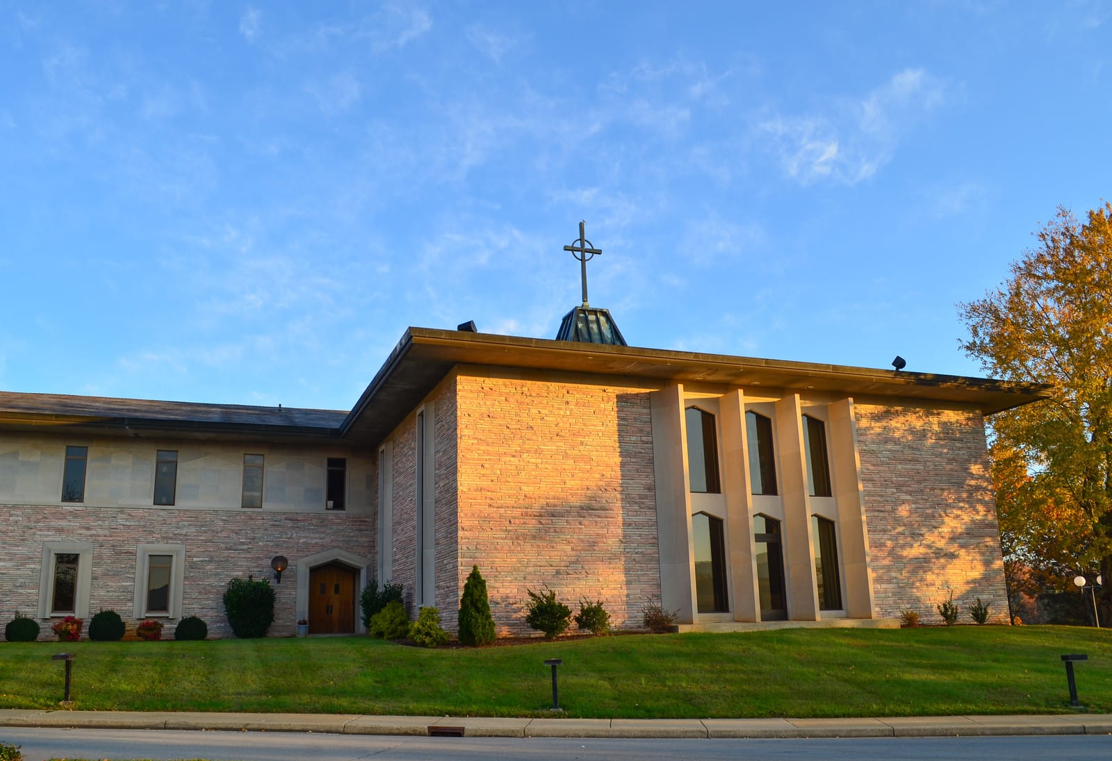 An outside shot of Emmanuel Christian Seminary